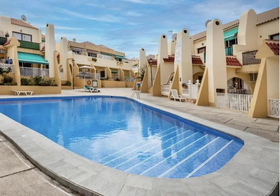 Green Sea Apartment Адехе